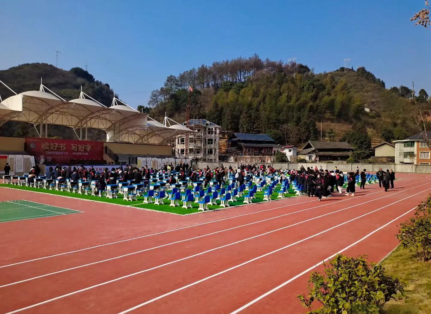 怀化市硅PU学校塑胶跑道 - 价格